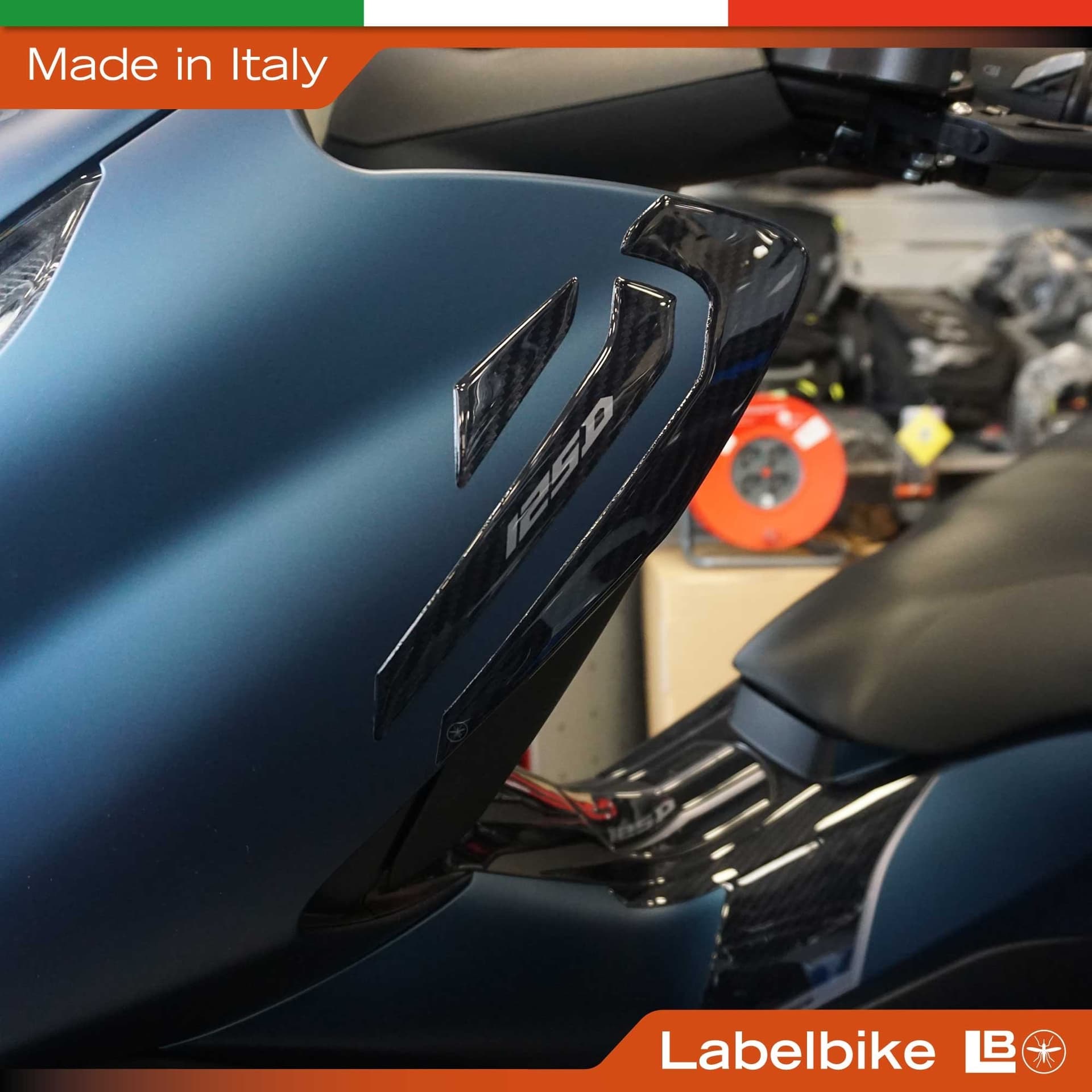 Adesivi 3D Protezioni Paraspigoli Scooter compatibili con Zontes 125D 2023-26 - 4