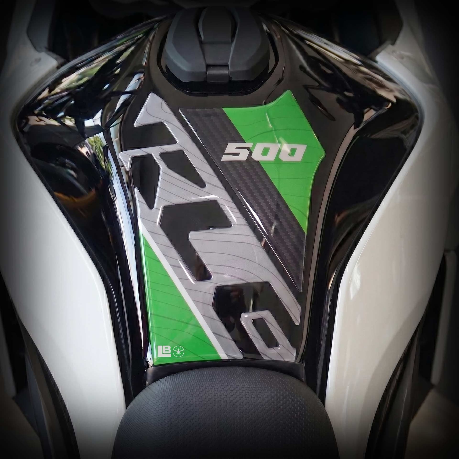 Paraserbatoio Adesivo Protezione moto compatibile con Kawasaki KLE500 2026 - 7