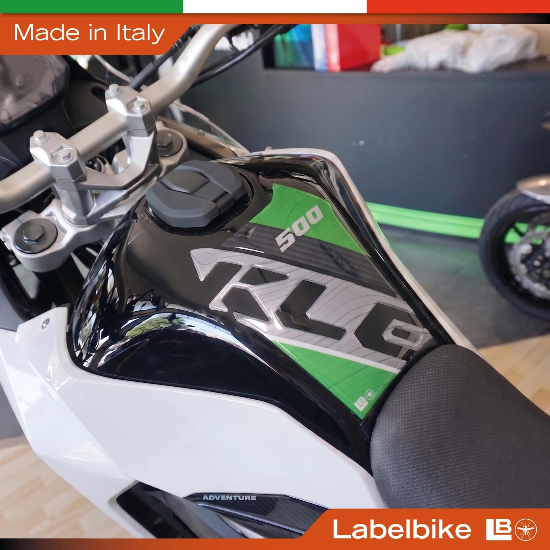 Paraserbatoio Adesivo Protezione moto compatibile con Kawasaki KLE500 2026 - 9