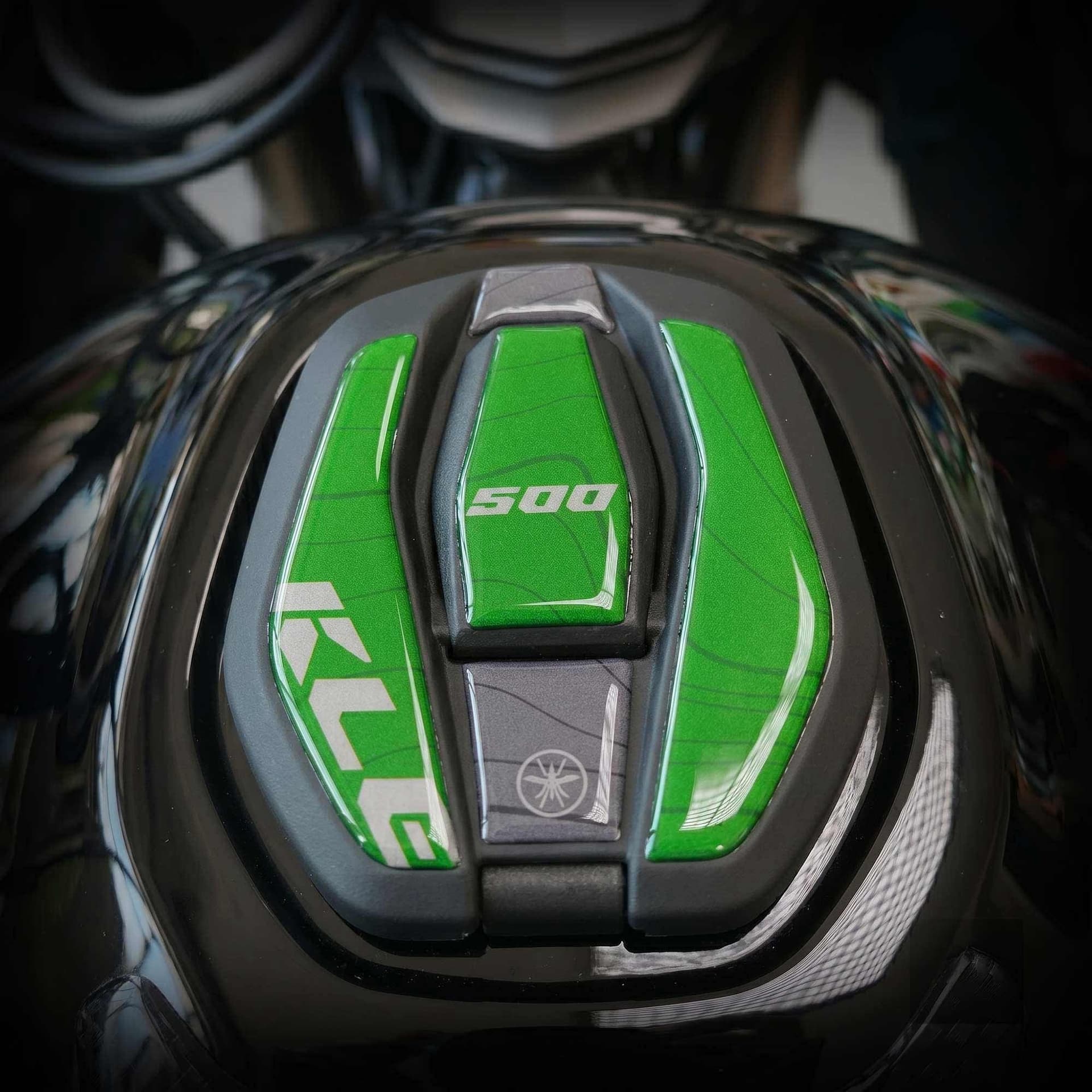 Adesivo 3D Protezione Tappo Serbatoio moto compatibile con Kawasaki KLE500 - 6
