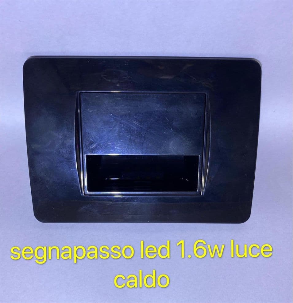 Segnapasso LED da incasso nero 1.6W luce calda per scale e corridoi - 2