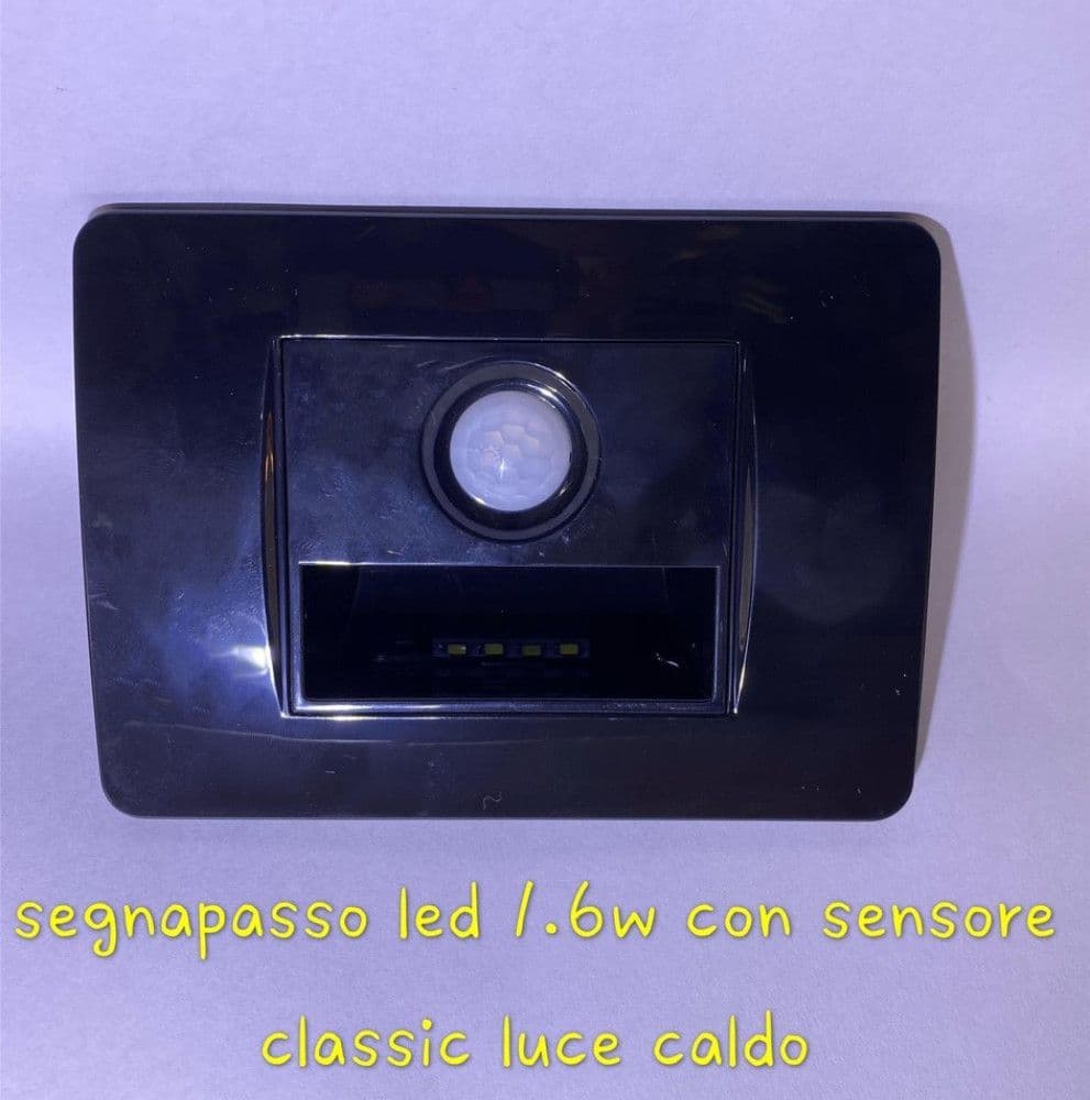 Segnapasso LED da incasso nero con sensore 1.6W luce calda automatico - 2