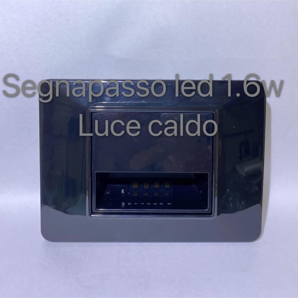 Segnapasso LED da incasso nero 1.6W luce calda - 2