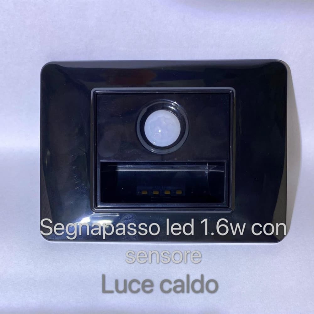 Segnapasso LED con sensore nero lucido 1.6W luce calda da incasso - 2