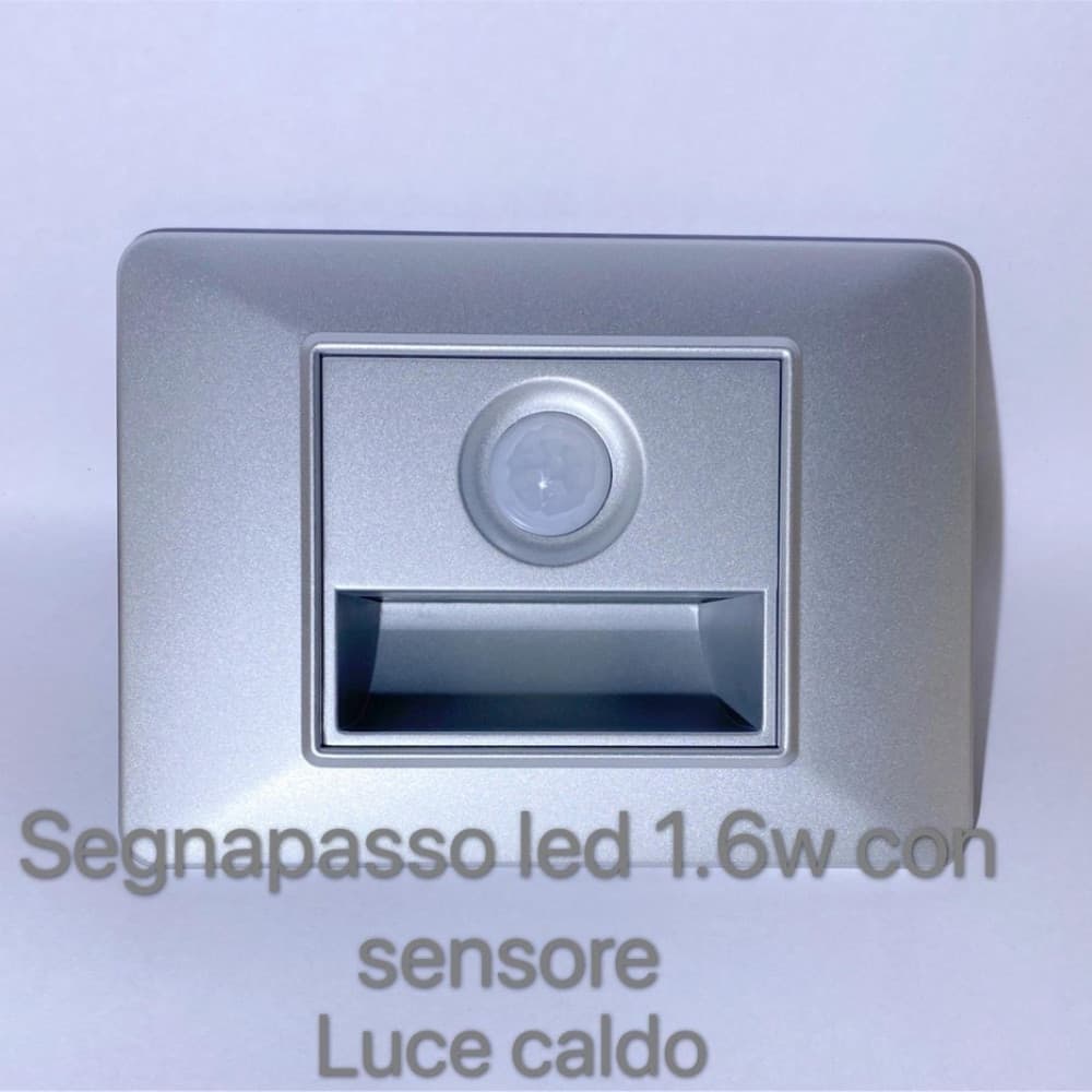 Segnapasso LED con sensore finitura argento 1.6W luce calda da incasso - 2
