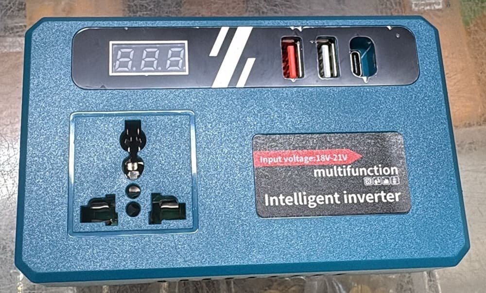 CONVERTITORE DI BATTERIA PER MAKITA 18V 150W TENSIONE 220V DC 5V 2 USB 1 USB-C ADATTATORE - 9