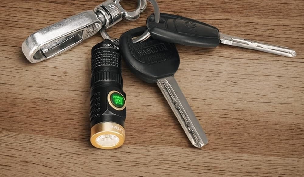 MINI TORCIA A LED RICARICABILE PORTACHIAVI ​​METALLO CON BULBO TG3 MULTIFUNZIONALE - 3