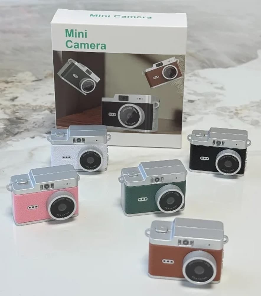 MINI FOTOCAMERA RETRÒ HD DIGITALE RICARICABILE COMPATTA VINTAGE DISPLAY PORTACHIAVI - 17