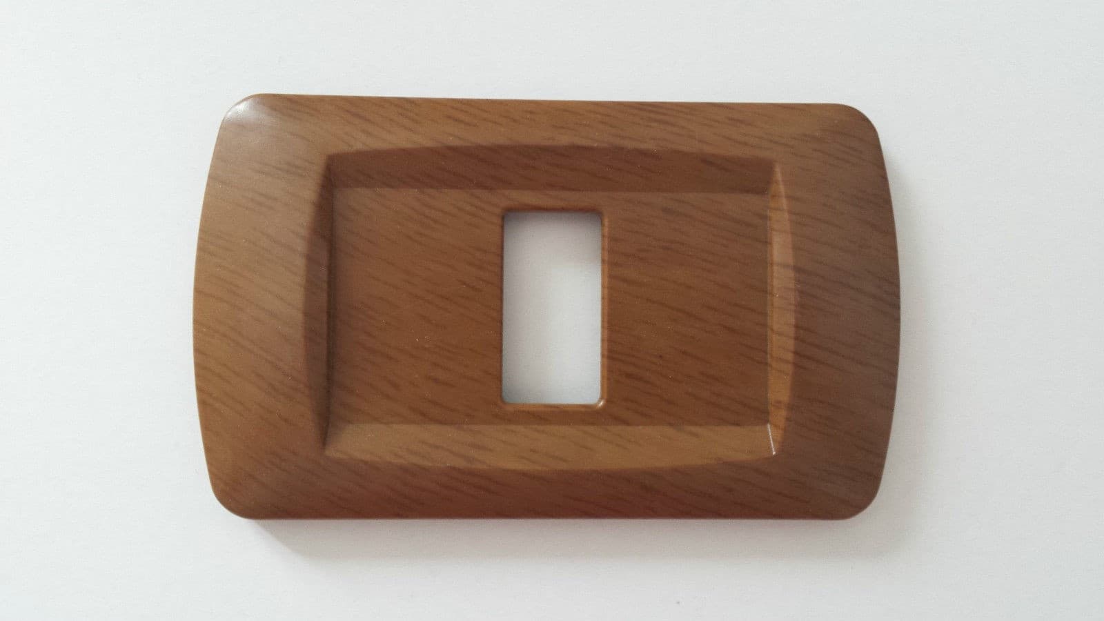 PLACCHETTE PLACCHE IN ABS SERIE MAGIC BTICINO COMPATIBILI PLACCA COPRIPRESE FORI - 42