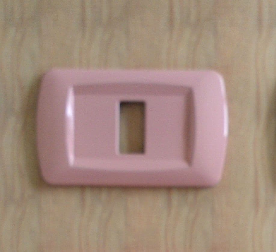 PLACCHETTE PLACCHE IN ABS SERIE MAGIC BTICINO COMPATIBILI PLACCA COPRIPRESE FORI - 29