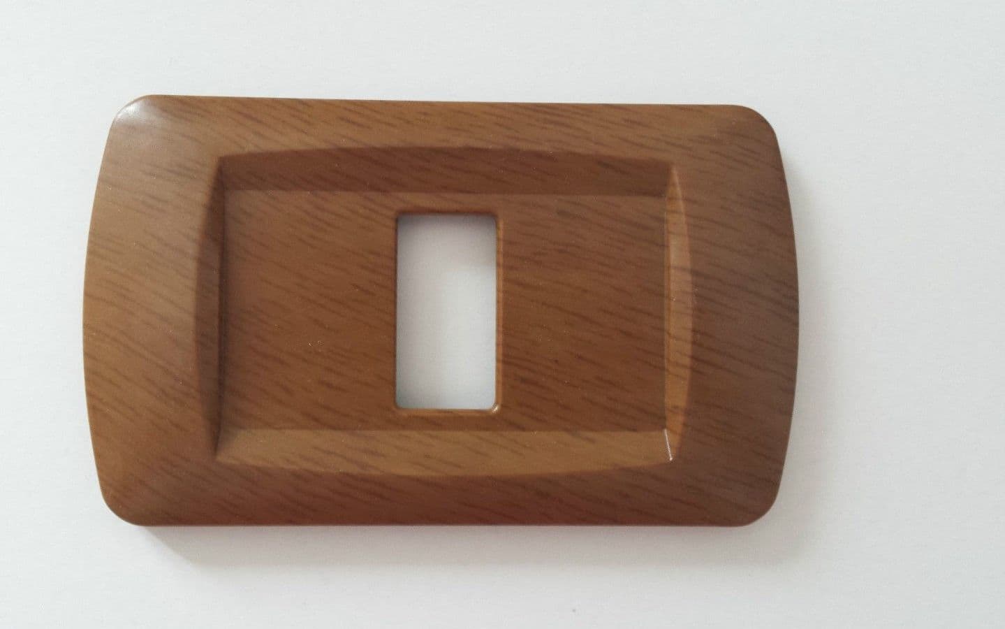 PLACCHETTE PLACCHE IN ABS SERIE MAGIC BTICINO COMPATIBILI PLACCA COPRIPRESE FORI - 12
