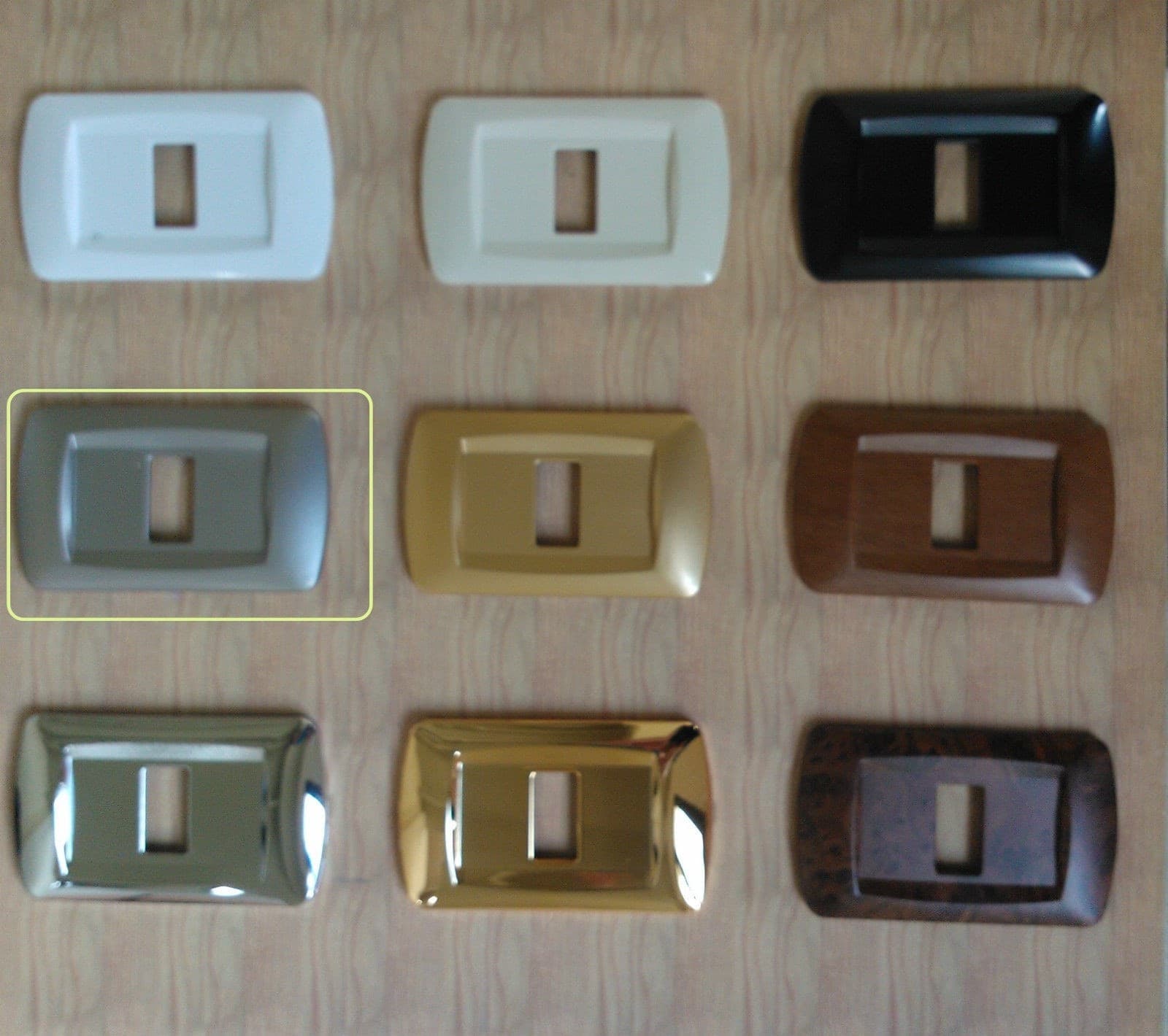 PLACCHETTE PLACCHE IN ABS SERIE MAGIC BTICINO COMPATIBILI PLACCA COPRIPRESE FORI - 15