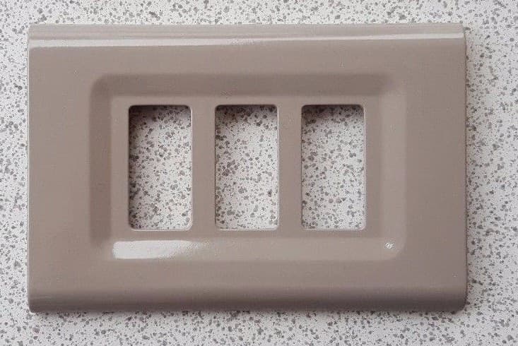 PLACCHETTE PLACCHE IN ABS SERIE MAGIC ELITE BTICINO COMPATIBILI COLOR COPRIPRESE - 49
