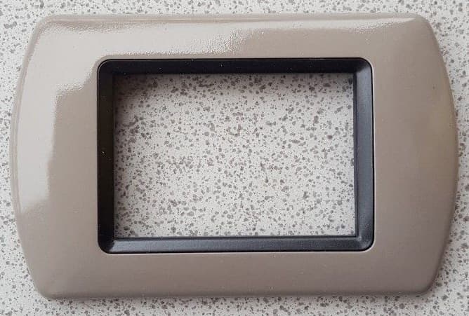 PLACCHETTE PLACCHE IN ABS COMPATIBILI PER SERIE LIVING INTERNATIONAL PLACCA - 37