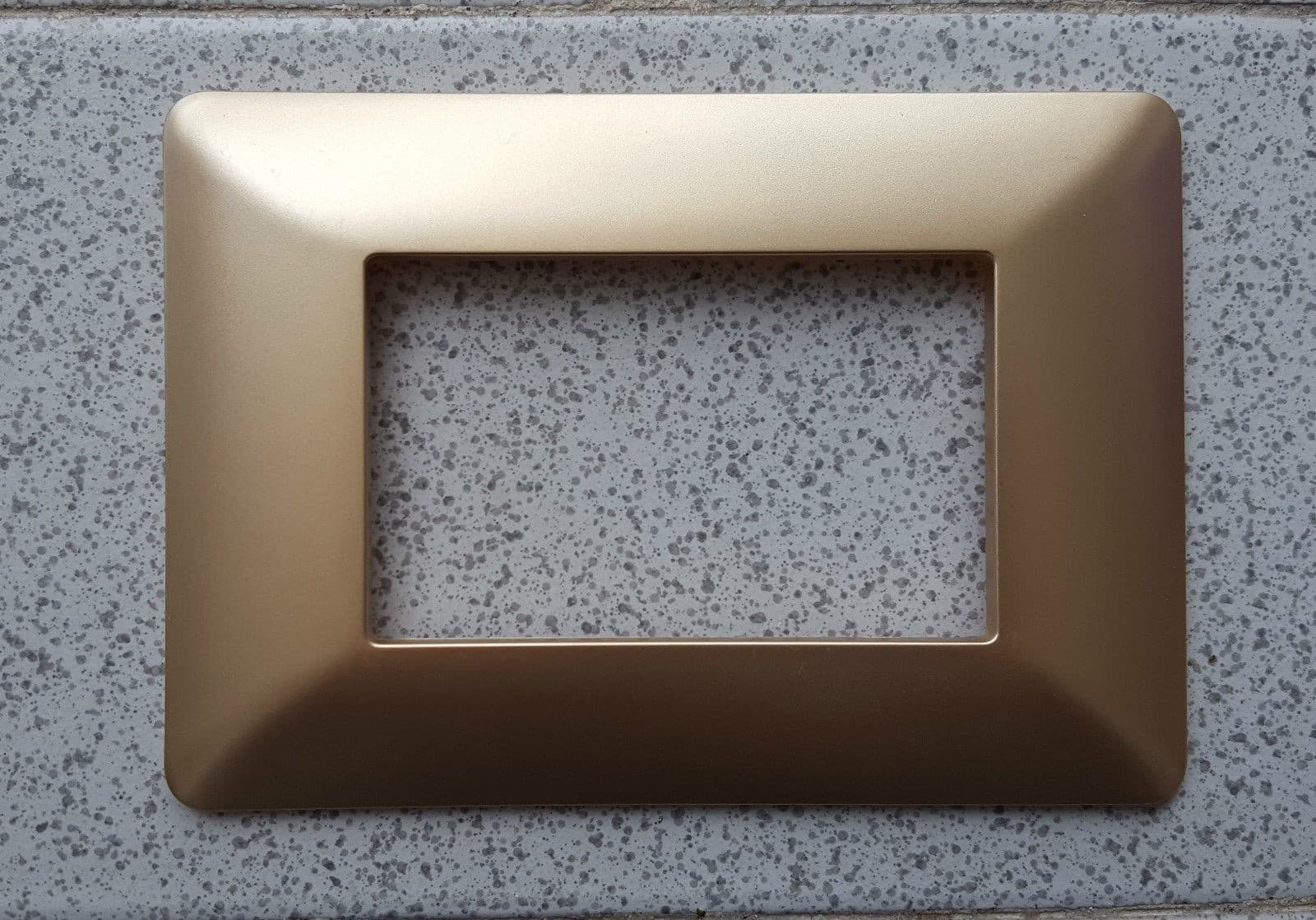 PLACCHETTE PLACCHE IN ABS PER SERIE MATIX BTICINO COMPATIBILE 3 4 6 MODULI COLOR - 81