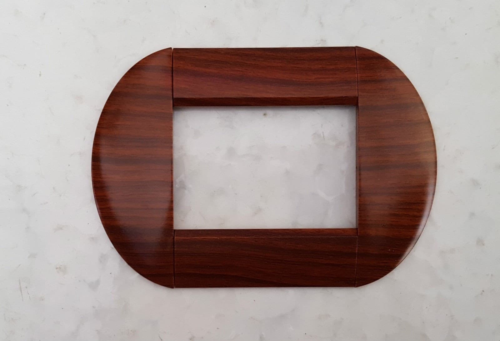PLACCA PLACCHE PLACCHETTE COMPATIBILI LIVING INTERNATIONAL LIGHT BOMBATE BTICINO - 67