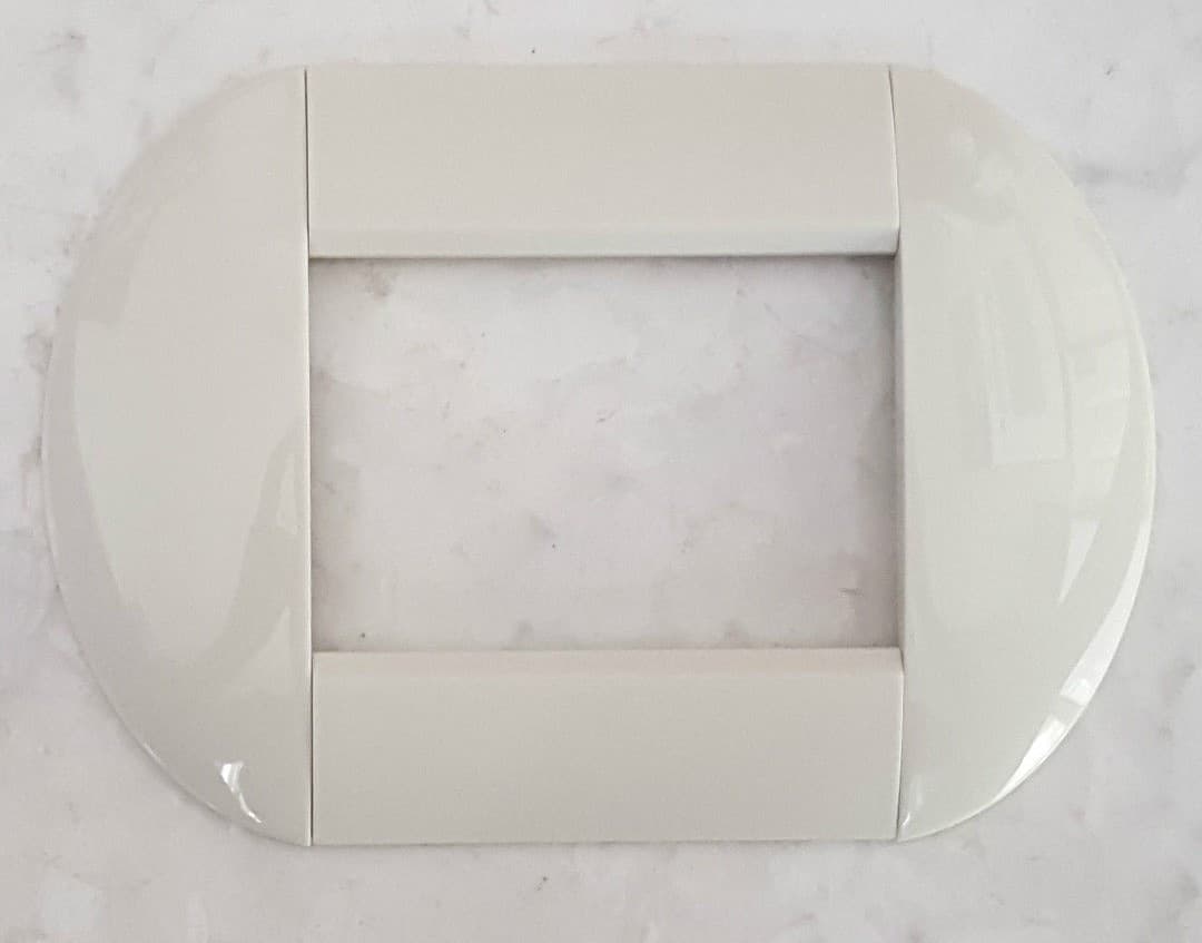 PLACCA PLACCHE PLACCHETTE COMPATIBILI LIVING INTERNATIONAL LIGHT BOMBATE BTICINO - 2