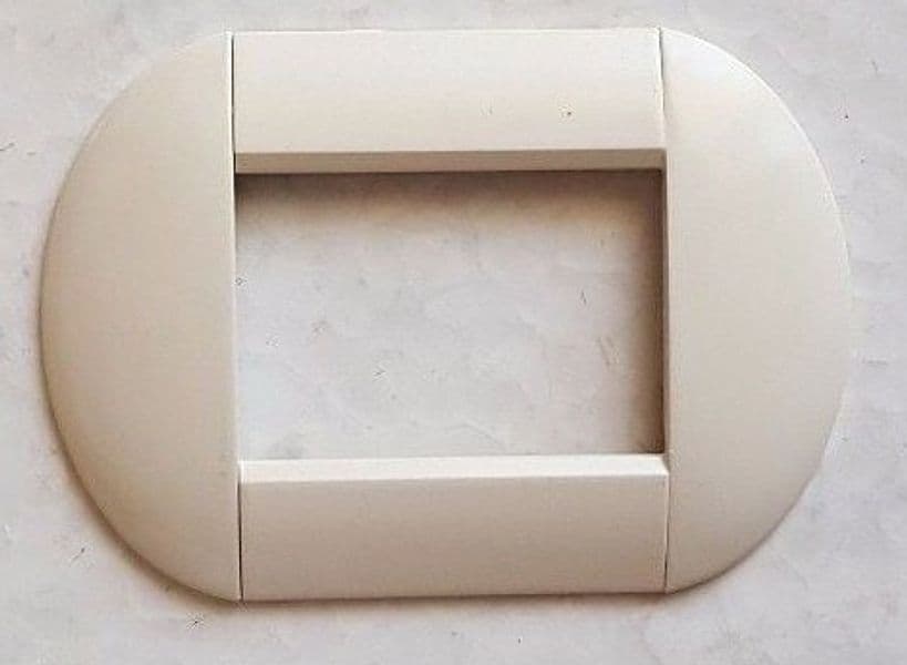 PLACCA PLACCHE PLACCHETTE COMPATIBILI LIVING INTERNATIONAL LIGHT BOMBATE BTICINO - 3
