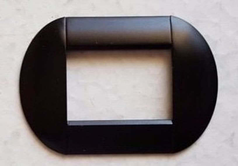 PLACCA PLACCHE PLACCHETTE COMPATIBILI LIVING INTERNATIONAL LIGHT BOMBATE BTICINO - 30