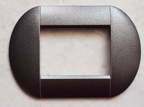 PLACCA PLACCHE PLACCHETTE COMPATIBILI LIVING INTERNATIONAL LIGHT BOMBATE BTICINO - 36