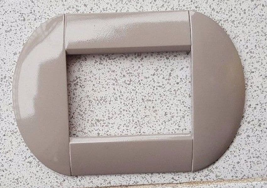 PLACCA PLACCHE PLACCHETTE COMPATIBILI LIVING INTERNATIONAL LIGHT BOMBATE BTICINO - 39
