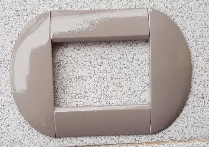 PLACCA PLACCHE PLACCHETTE COMPATIBILI LIVING INTERNATIONAL LIGHT BOMBATE BTICINO - 39