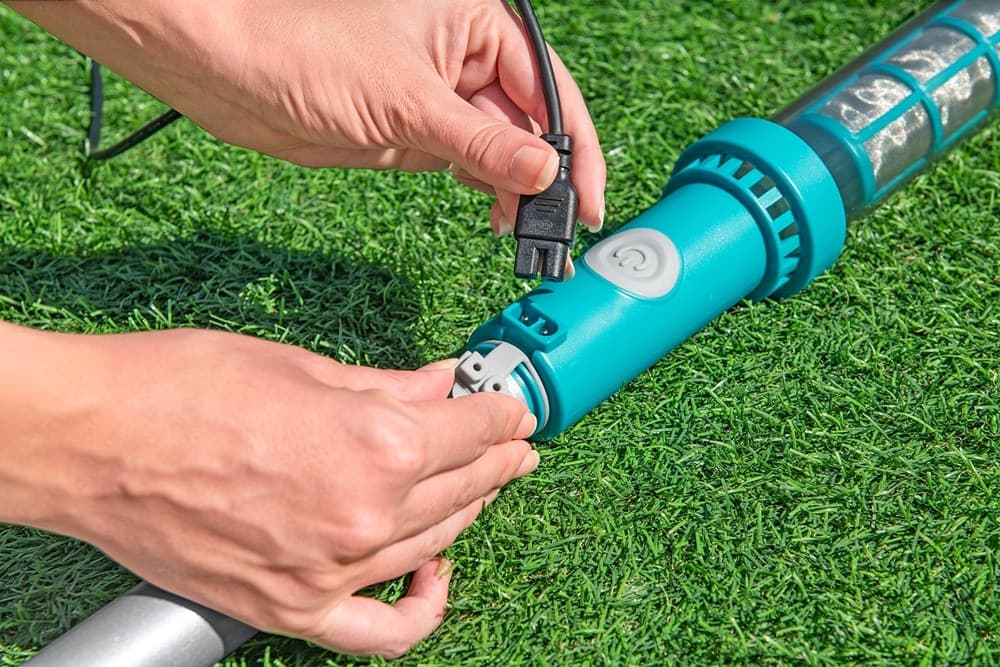 KIT CURA PISCINA FINO A 610CM CON ASPIRATORE A BATTERIA RETINO PER SKIMMER SPAZZOLA 58831 - 6