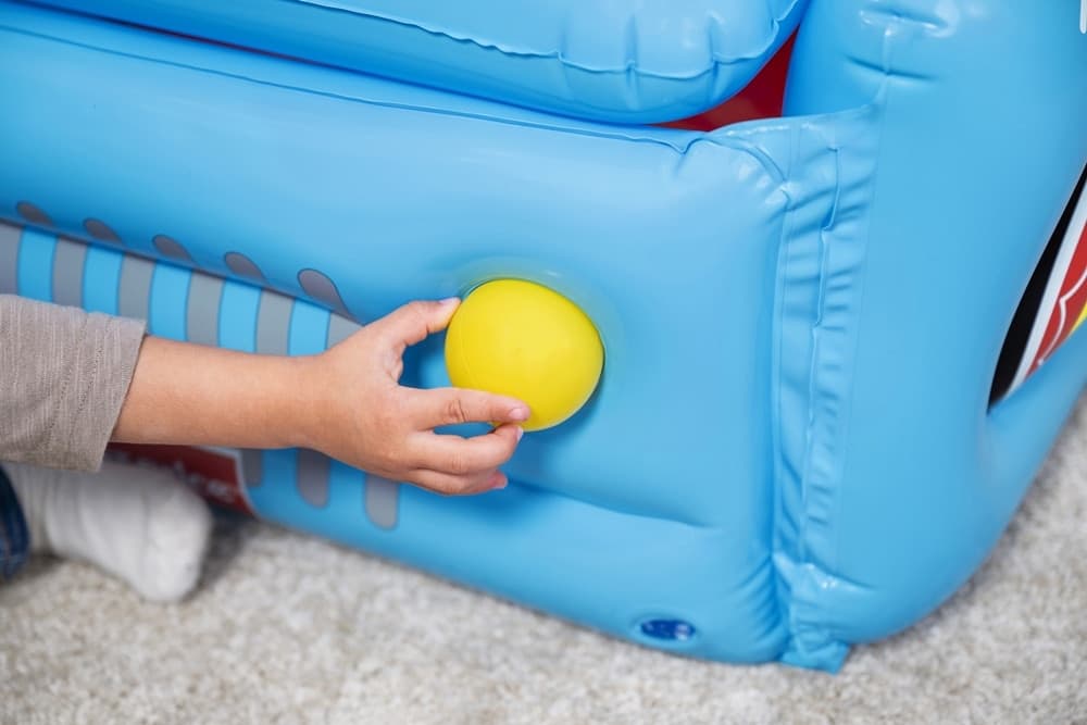PISCINA GONFIABILE PER BAMBINI FORMA FUORISTRADA SAFARI CON PALLINE COFANO APRIBILE 93577 - 7