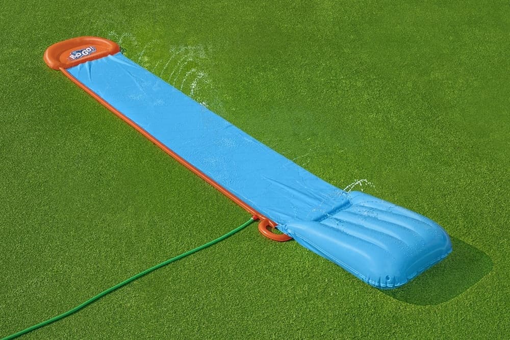 SCIVOLO ACQUATICO GONFIABILE MONOPOSTO 488 CM CON SPRUZZATORI D'ACQUA PER GIARDINO 52477 - 11