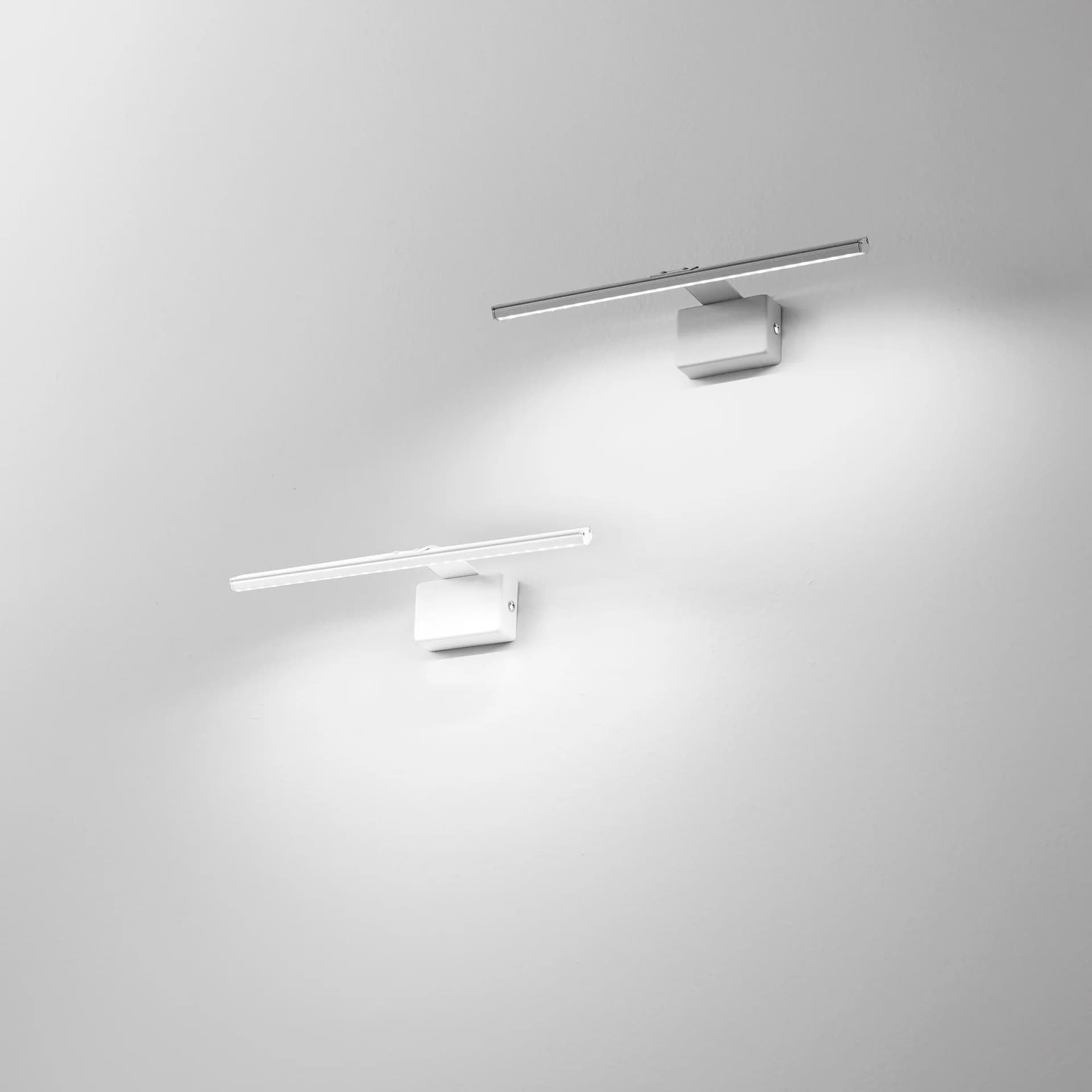 Applique Bagno LED 5W Slim per Specchio Bianco o Argento - 4