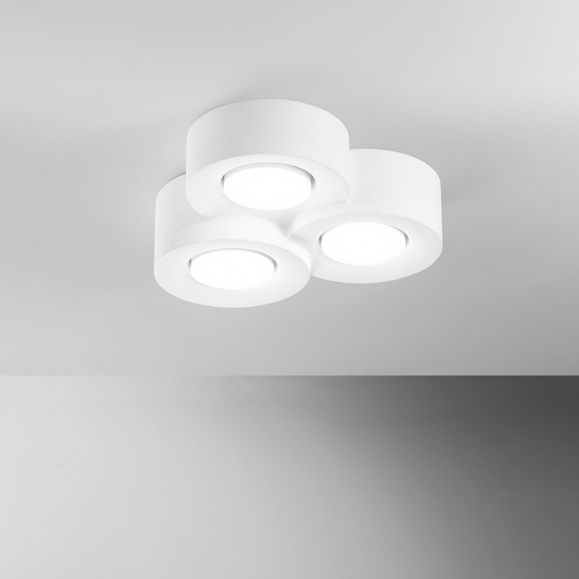 Plafoniera a soffitto per camere e stanze moderna bianca tonda 3XGX53 - 5
