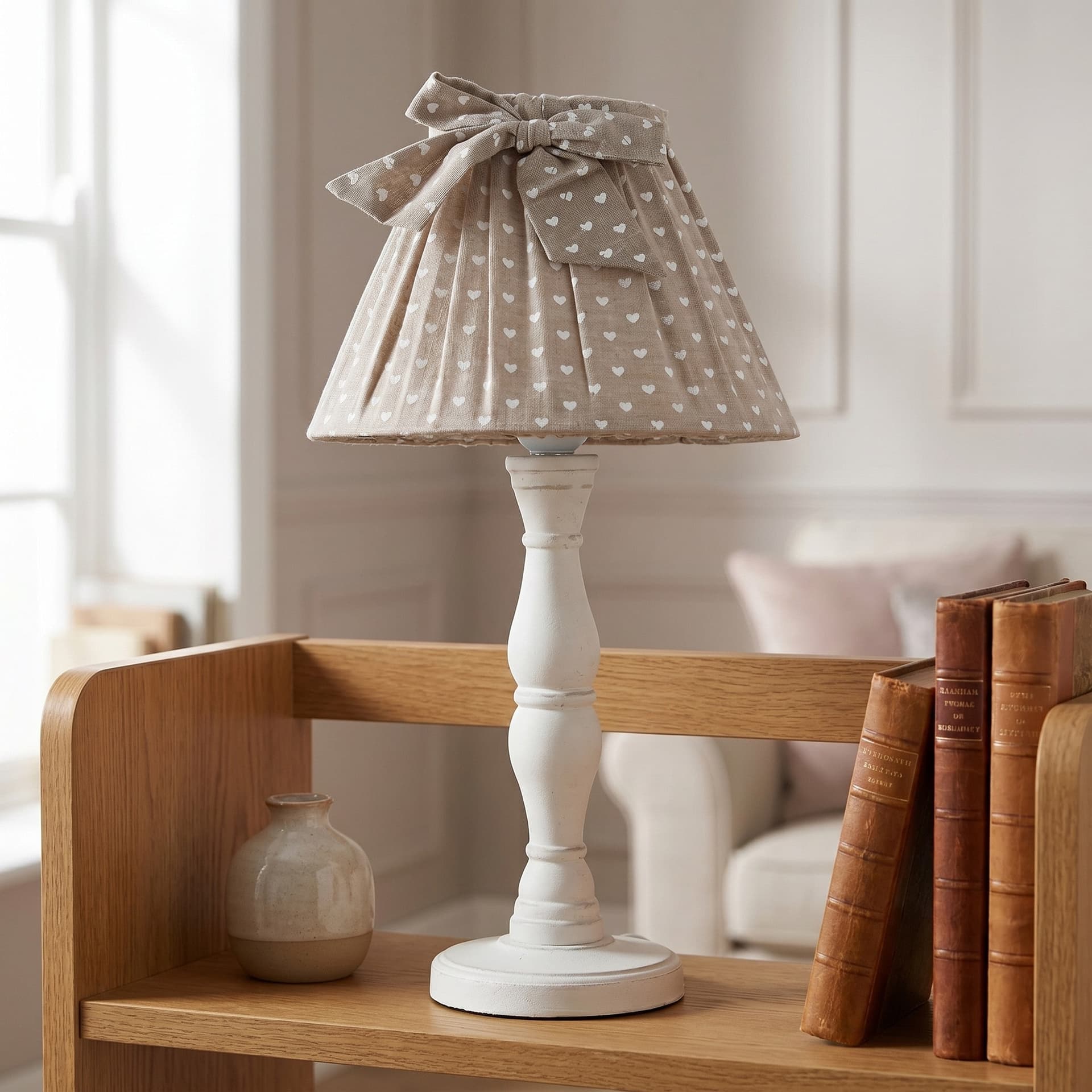 Lampada da Tavolo Classica Adatta per salotti e cameretta In legno naturale con paralume beige decorato E27 - 2