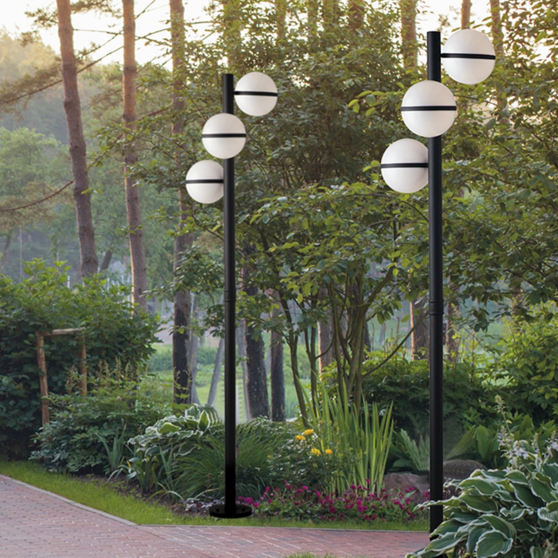 Palo luce per esterno 3x60W E27 nero Orb - 3