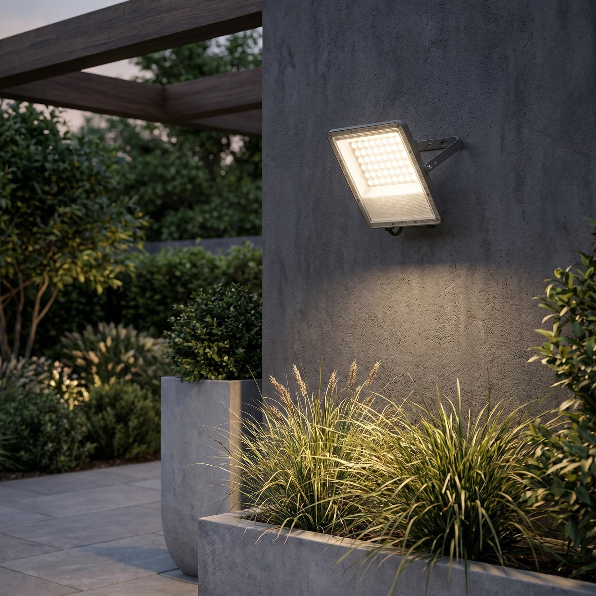 Proiettore LED design moderno adatto per esterni disponibile in bianco o argento 50W - 4