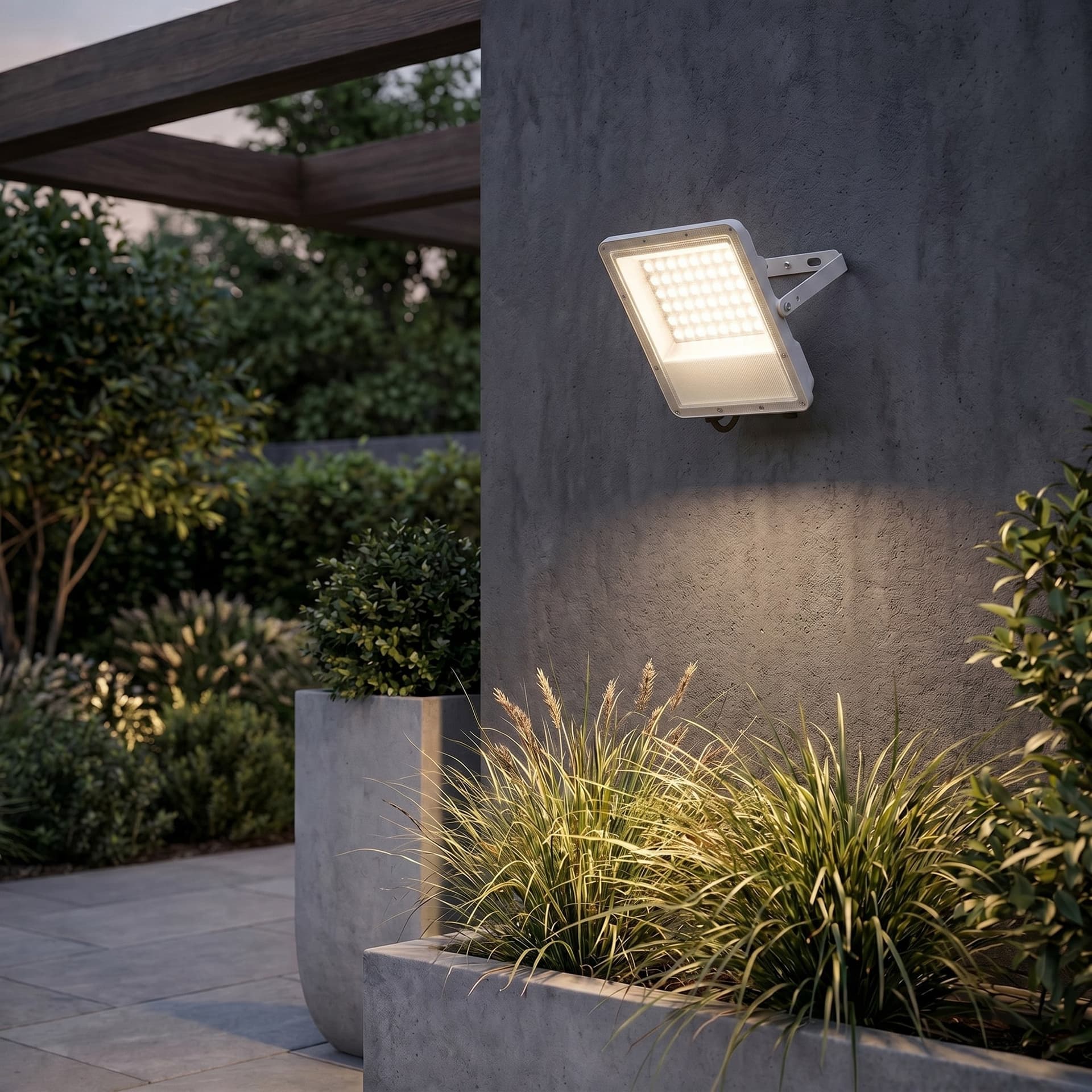 Proiettore LED design moderno adatto per esterni disponibile in bianco o argento 50W - 8