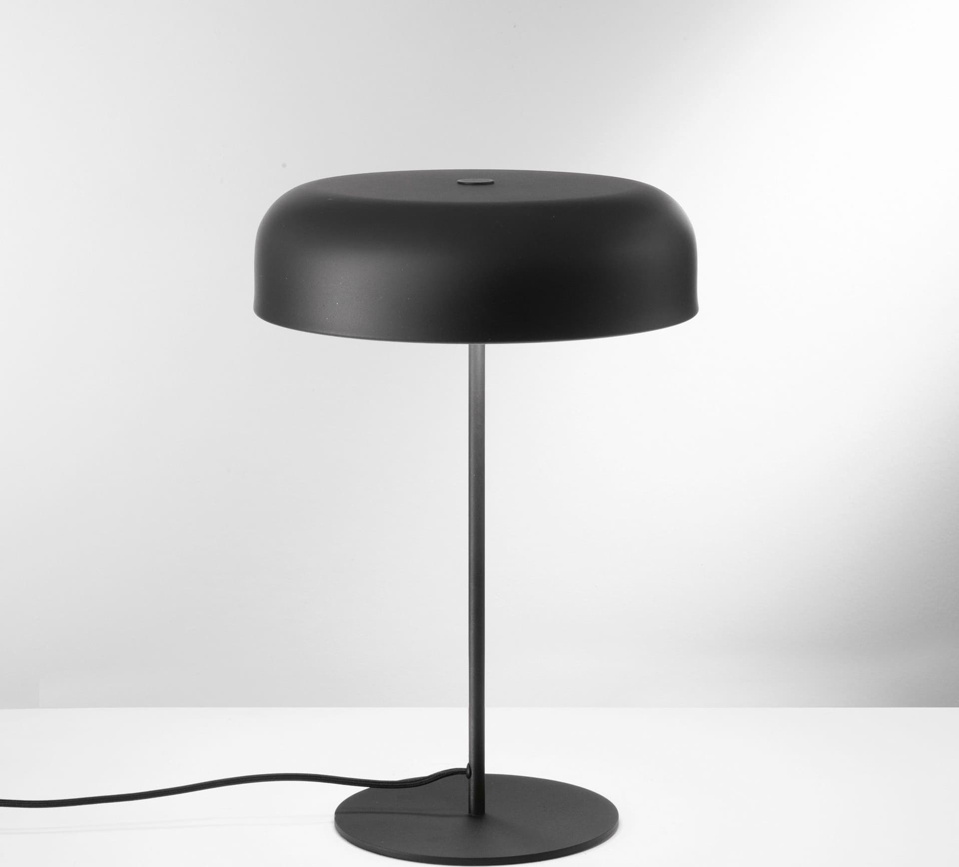 Lampada da tavolo o comodino ideale per ufficio e living disponibile in 3 varianti 1XE14 - 5