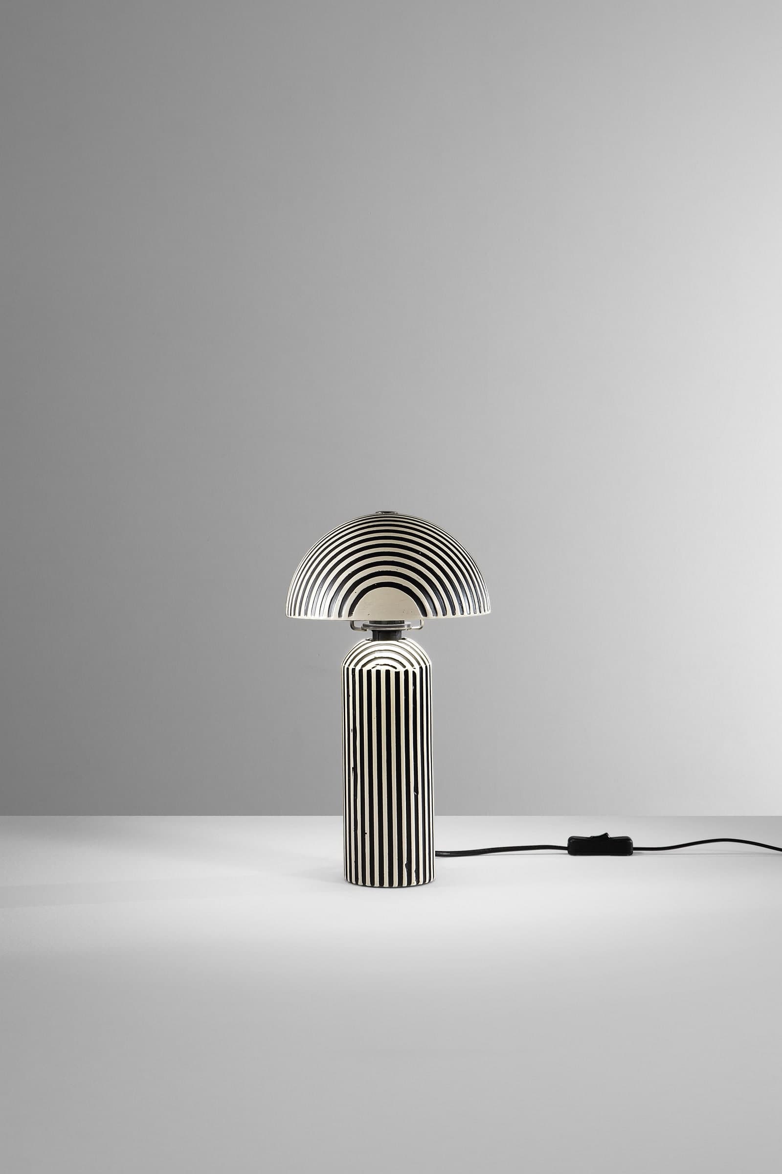 Lampada da tavolo nera in ceramica Attacco E14 Design contemporaneo per interni e ufficio - 5