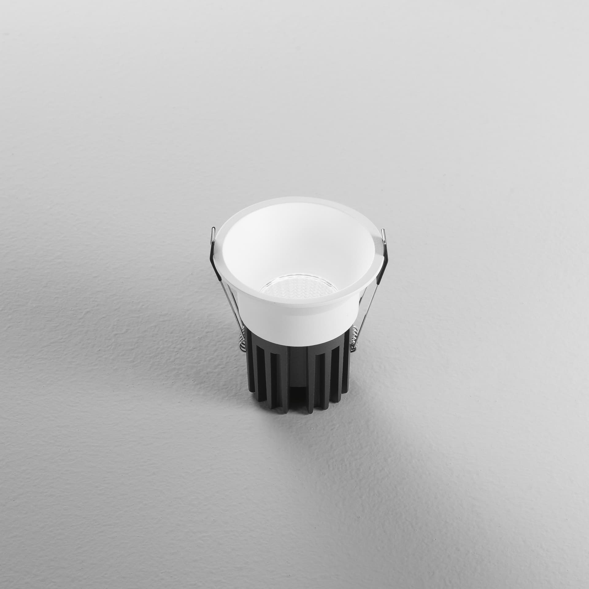 Faretto da incasso Professionale LED 18W Disponibile in bianco o nero - 4