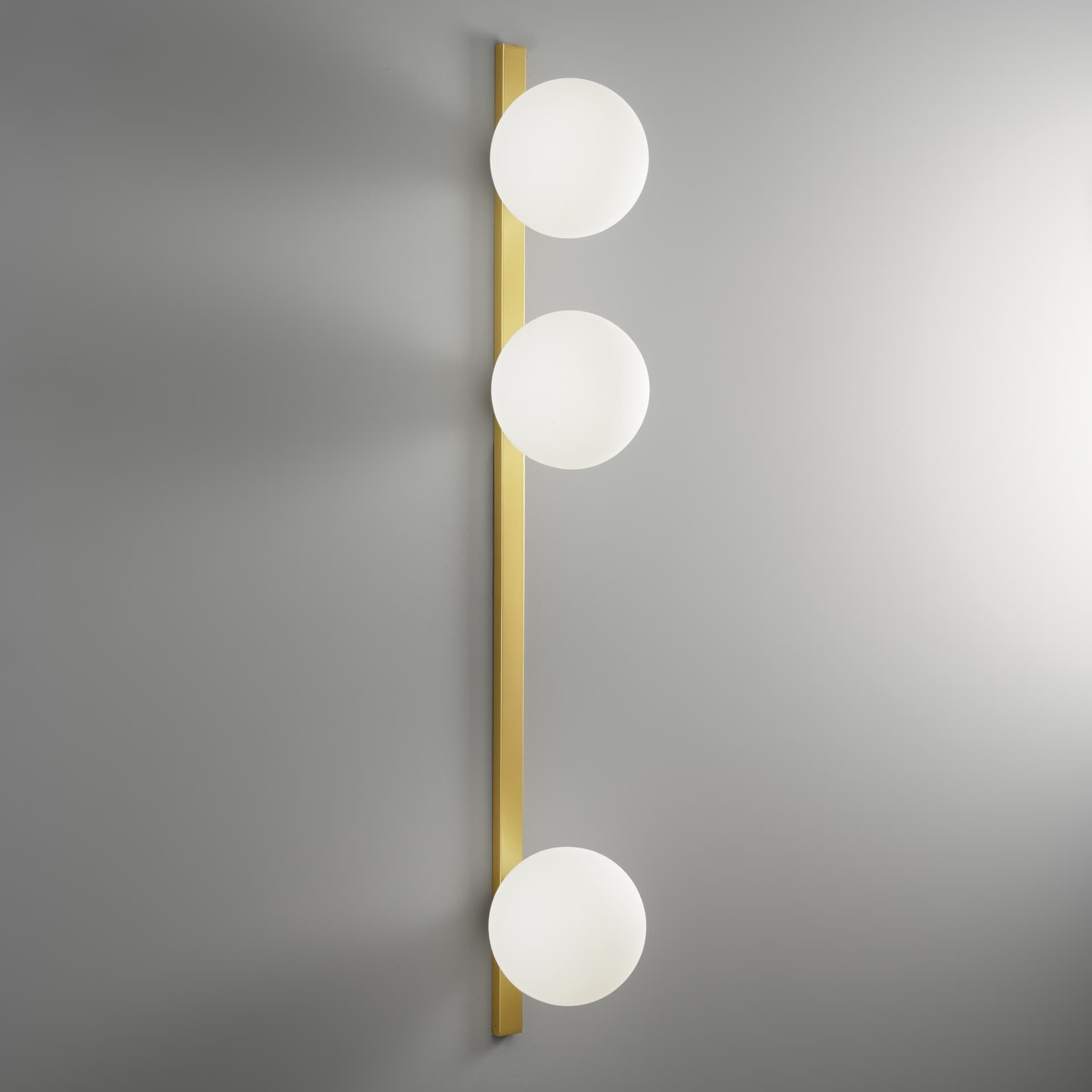 Applique Moderna Verticale Nero o Oro 3XE14 - 4