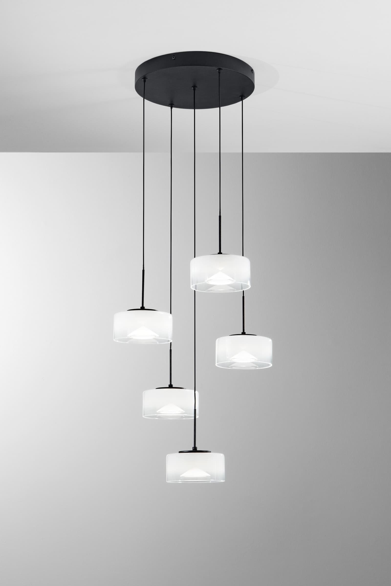 SOSPENSIONE LED EMILY BIANCA CINQUE PENDENTI IN VETRO+METALLO 40W CCT 2700/3200/4000K D44X150CM - 2
