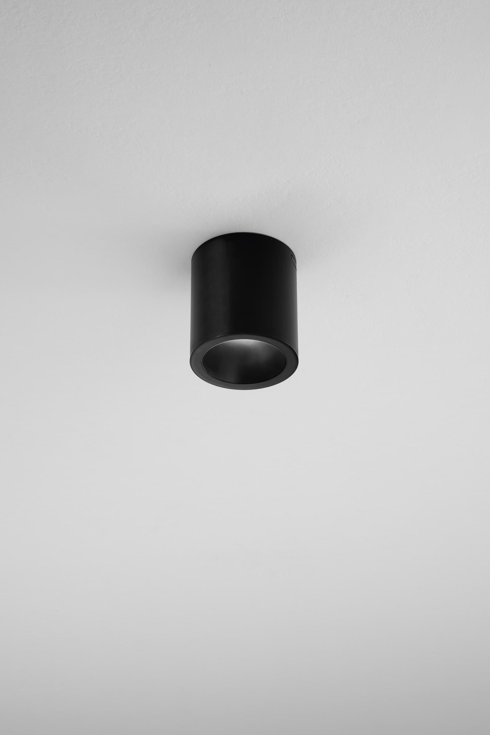 PLAFONIERA LED MANOR TONDA NERA 7W 820LM CCT 3000-4200-6500K 9X10 CM - 2