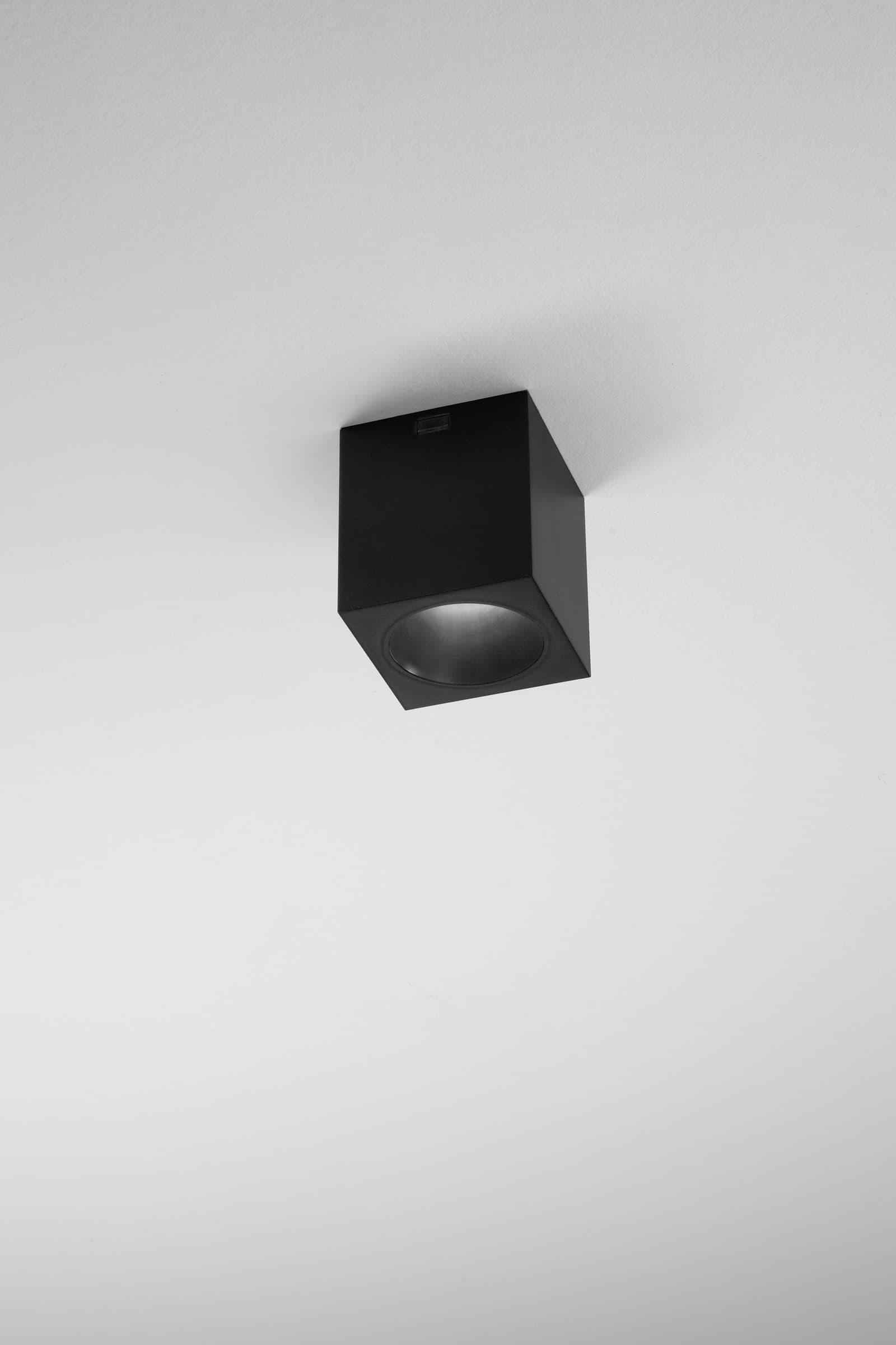 PLAFONIERA LED MANOR QUADR. NERA 7W 820LM CCT 3000-4200-6500K 9X9X10 CM - 2