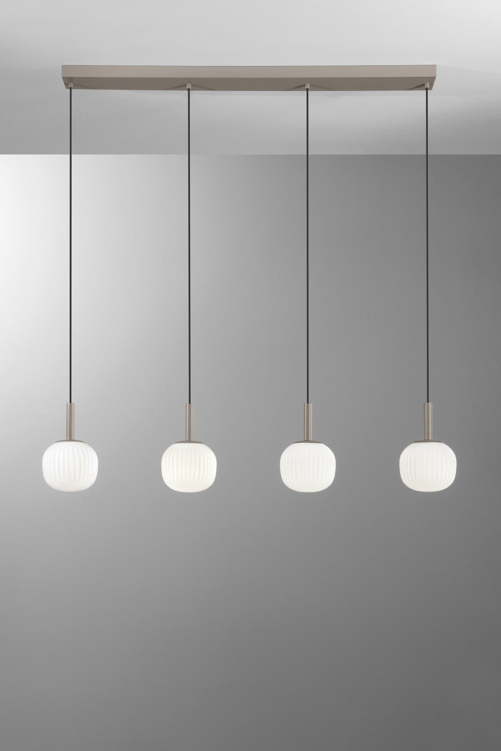 SOSPENSIONE ERIS BIANCO E MARRONE QUATTRO PENDENTI IN ALLUMINIO+VETRO 4XE14 114X16X150CM - 2