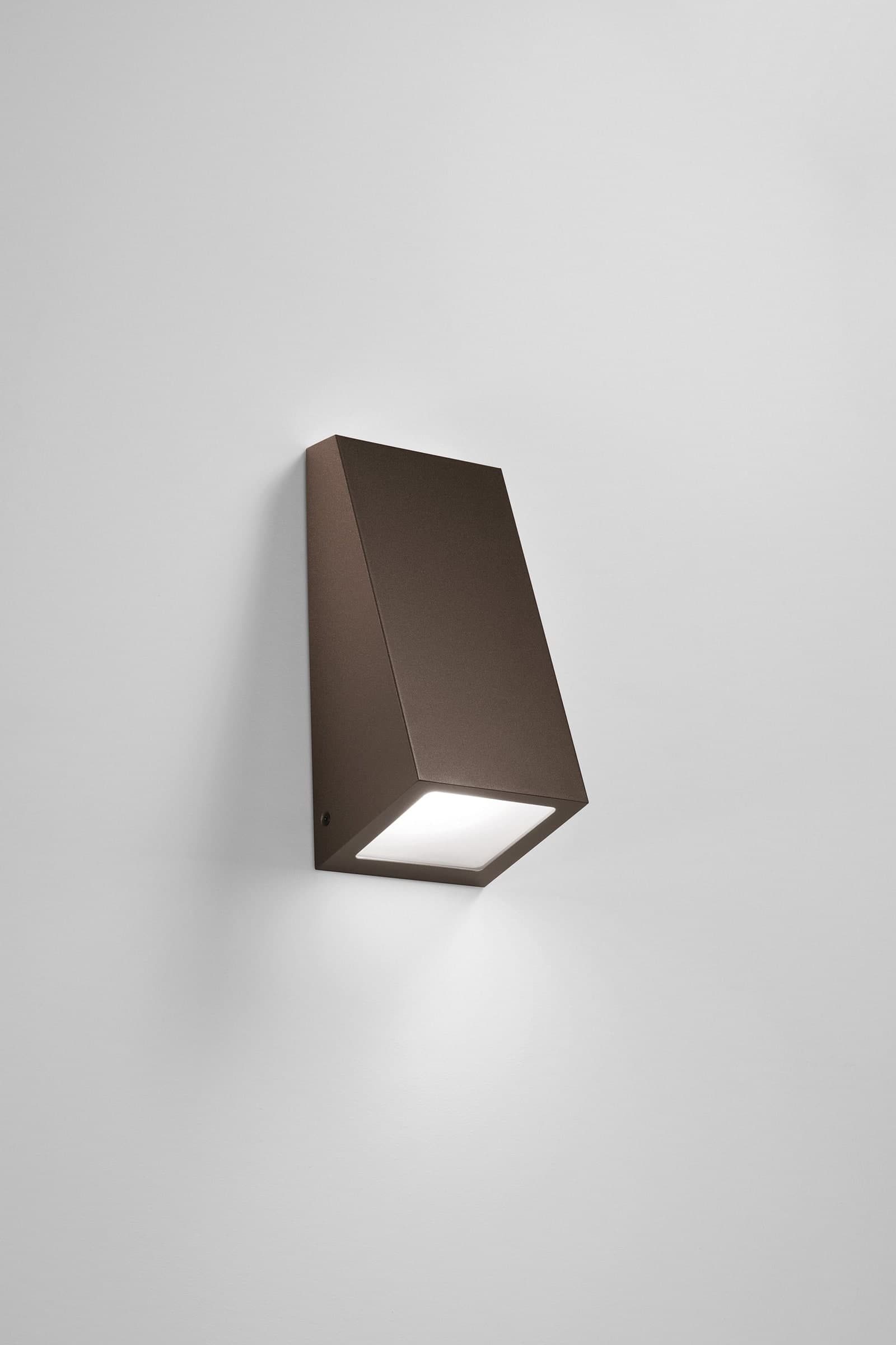 APPLIQUE POPUP BRONZO IN METALLO IP44 1XE27 118X104X247MM - 2