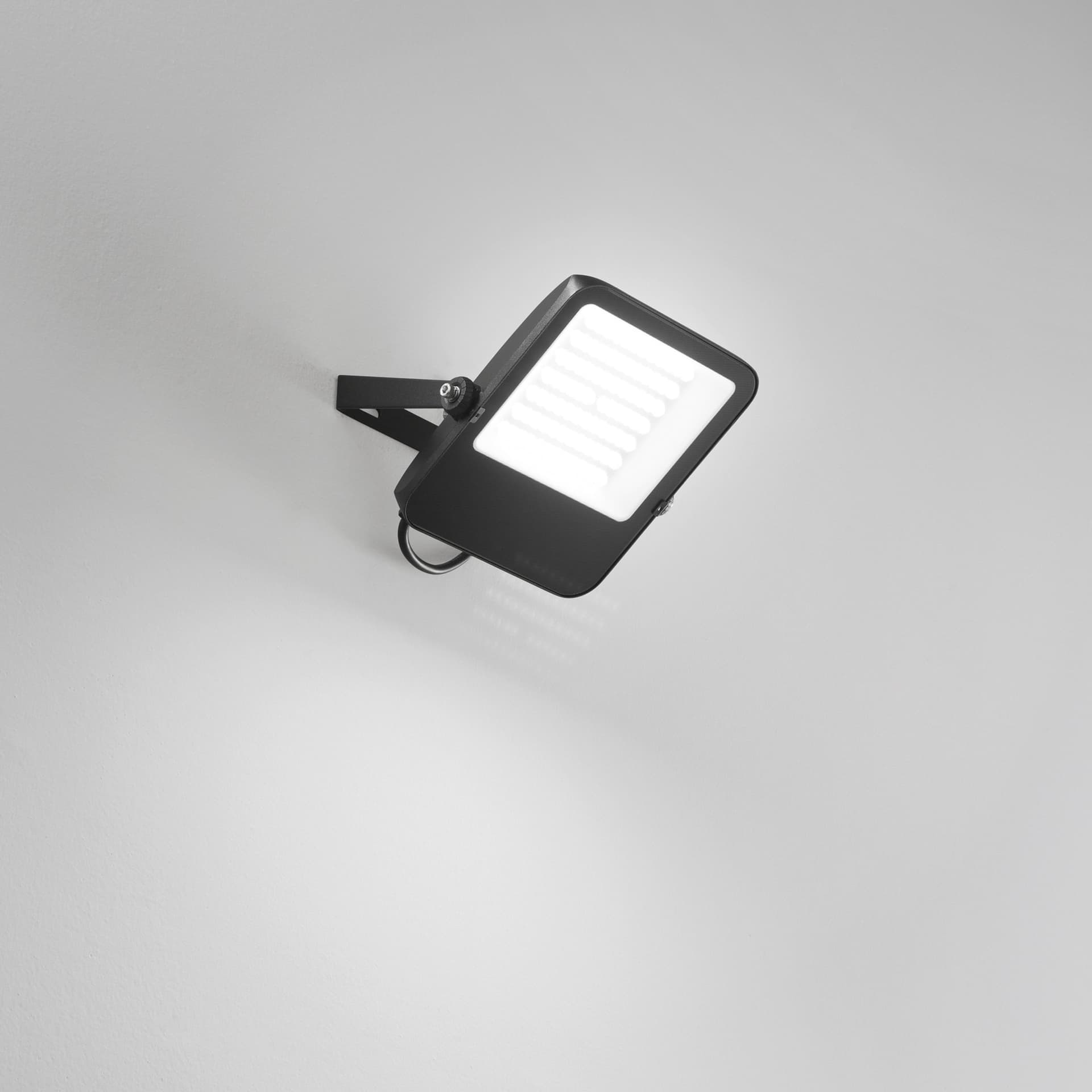 PROIETTORE LED TAURUS NERO 70W 8400LM 6500K IP65 22,9X4,8X24,9CM - 2