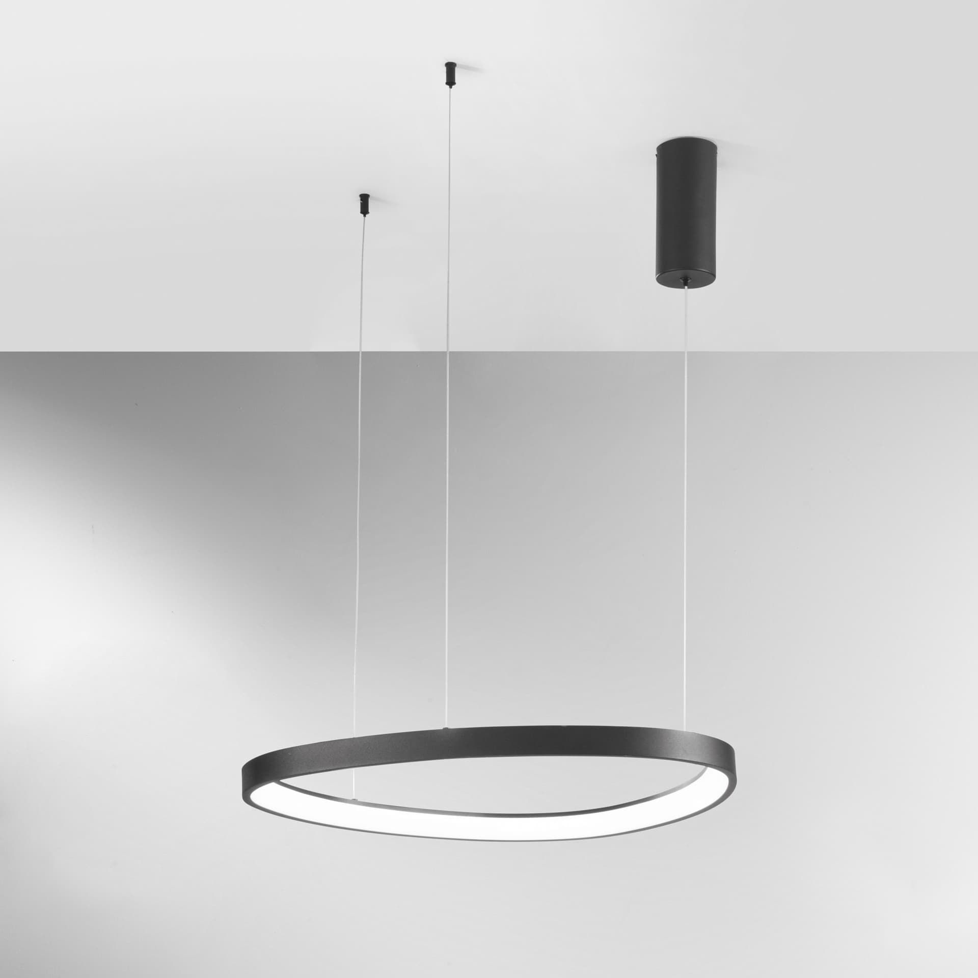 SOSPENSIONE LED KLAPTON NERA 58W 8360LM CCT 65X3,5X150CM - 2
