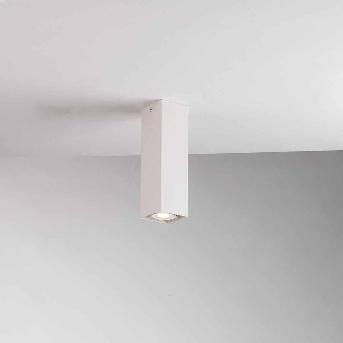 PLAFONIERA FLUKE QUADRATA BIANCA 1XGU10 6X6X20CM - 2