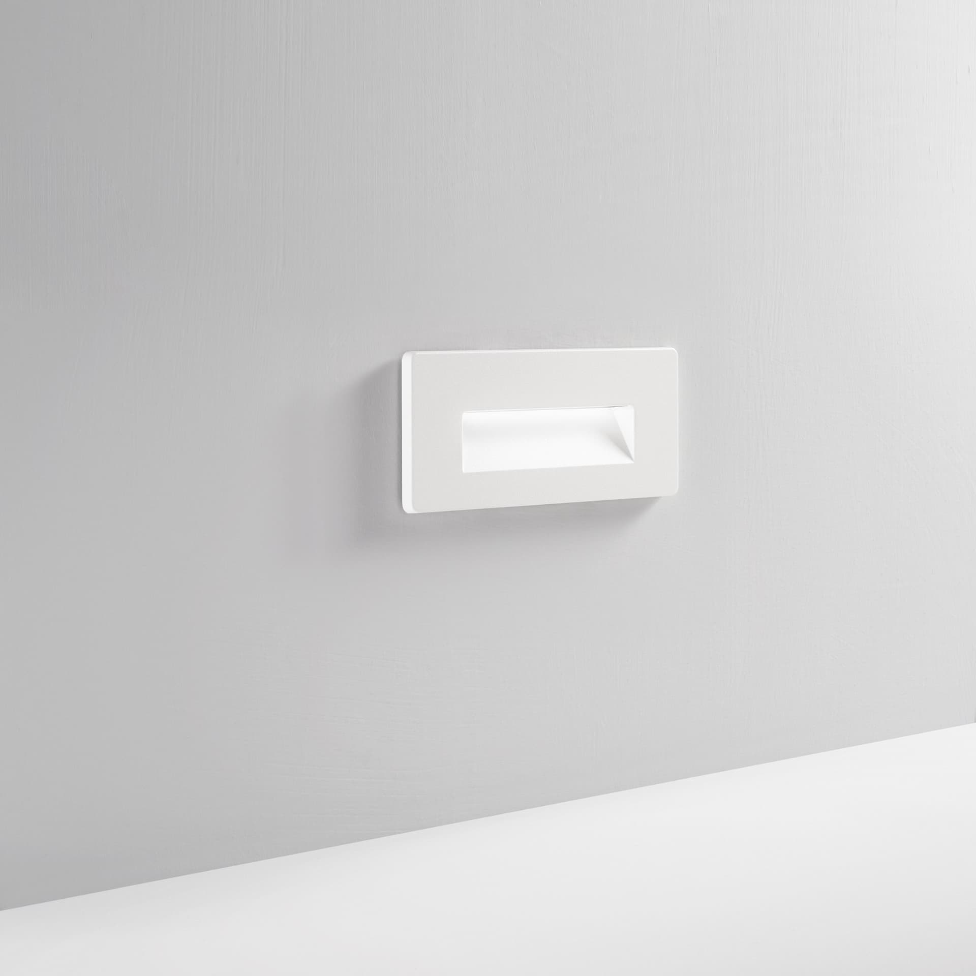 COVER STRATOS 506 BIANCO IP65 19X8CM - 2