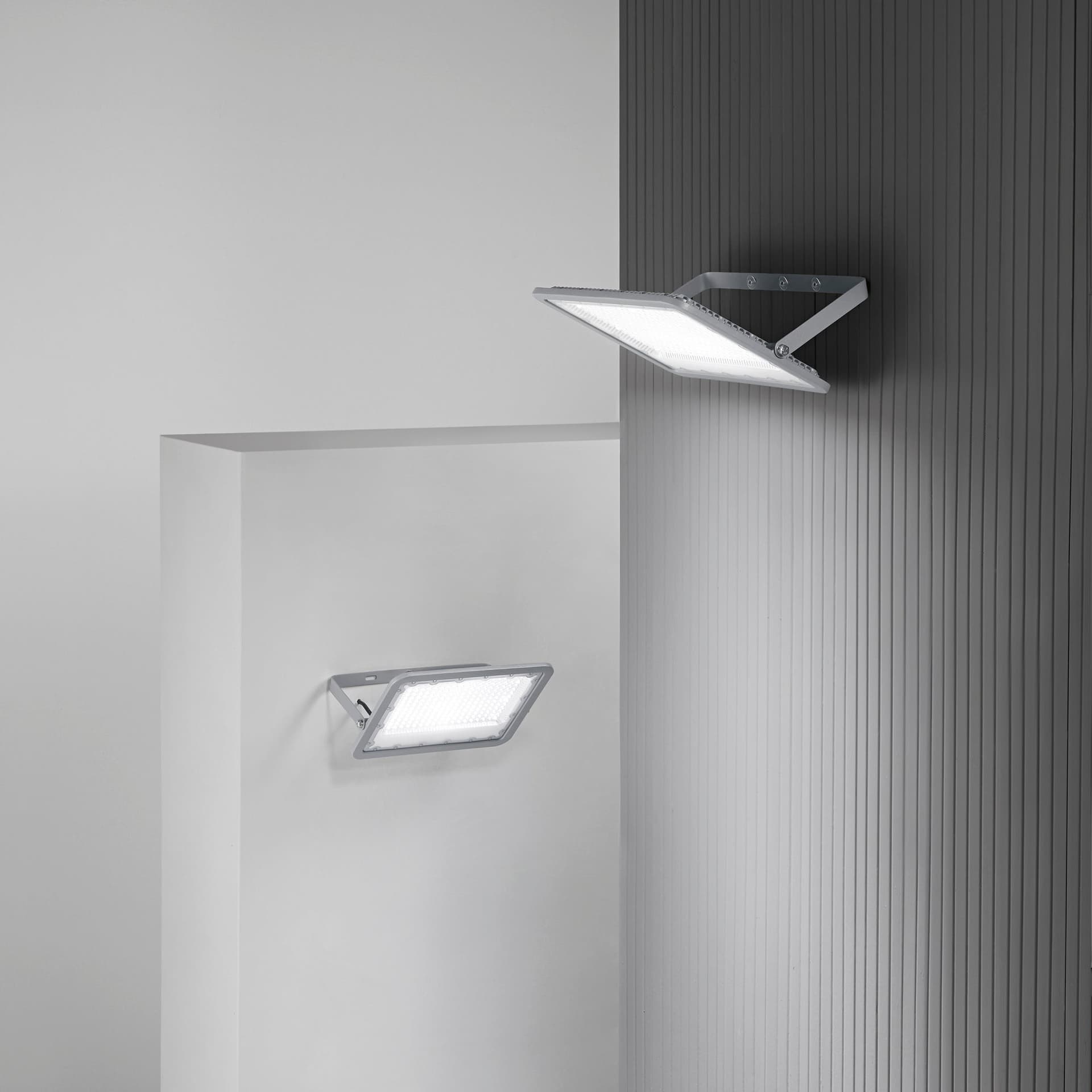 PROIETTORE LED ATHOS GRIGIO 100W 9624LM 6000K IP65 29,05X1,85X21,41CM - 2