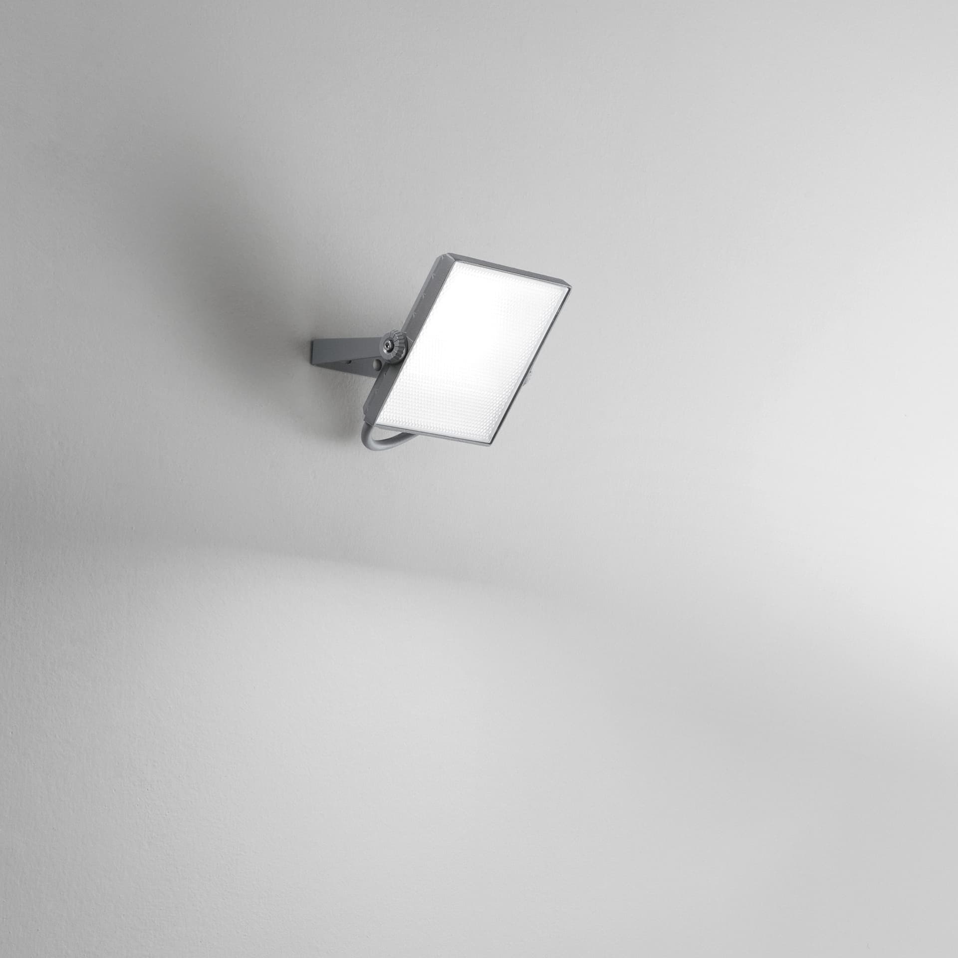 PROIETTORE LED AXEL SILVER 20W 2200LM CCT IP65 13,7X3,6X15,8CM - 2